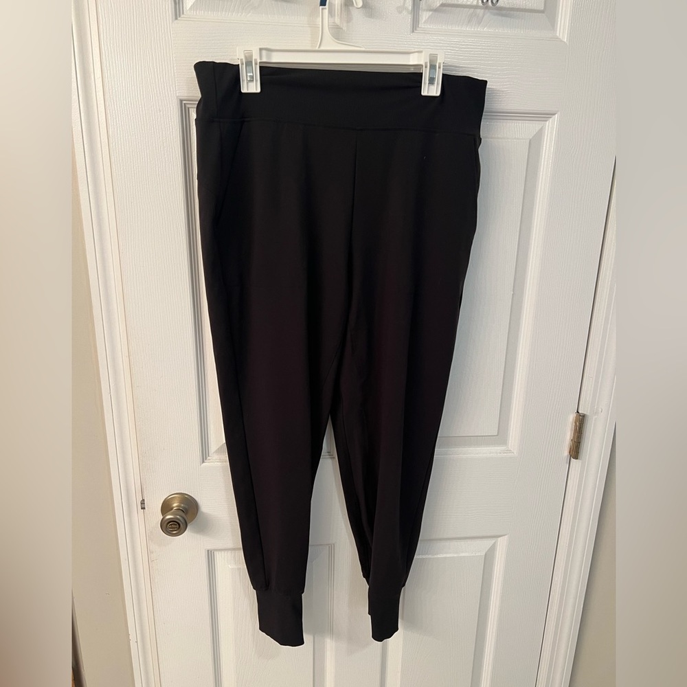 XL Avia activewear women’s pants with pockets